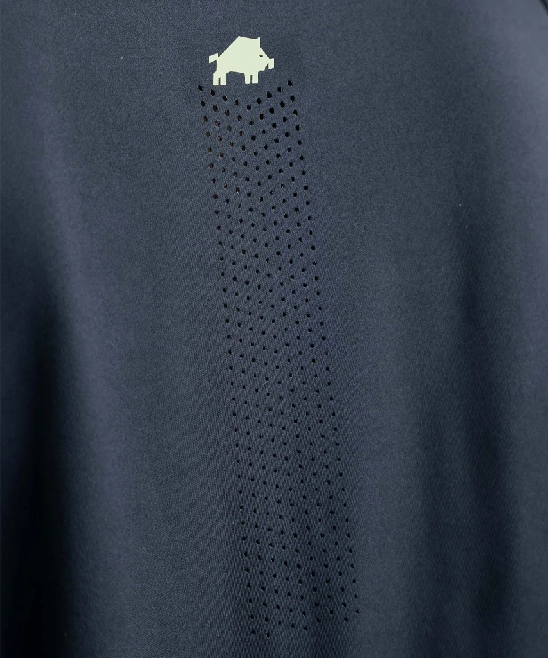 koszulka-oversize-treningowa-czarna-wk-dzik-zdjecie-material-perforacja