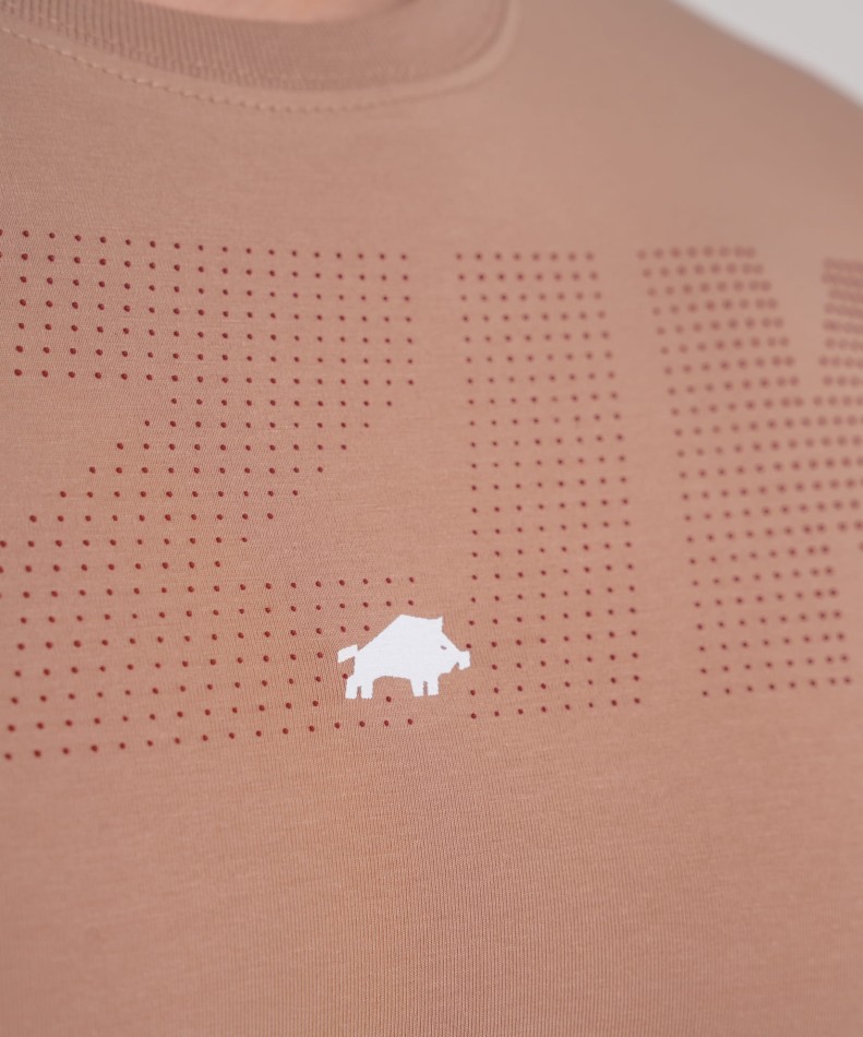 koszulka-slim-bezowa-dots-wk-dzik-zdjecie-logo