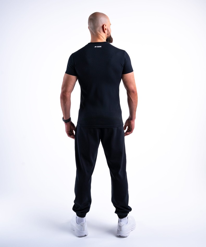 koszulka-slim-czarna-wk-dzik-jtcnw-v2-zdjecie-sylwetka-tyl