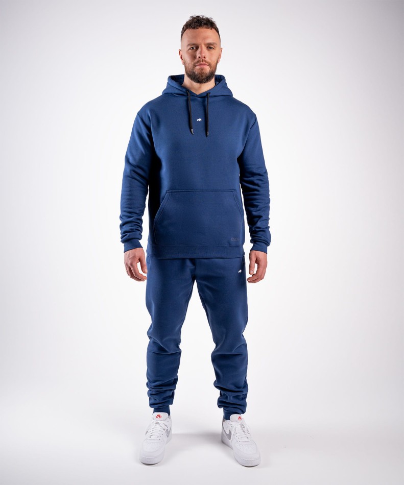 spodnie-dresowe-regular-granatowe-wk-dzik-basic-zdjecie-calej-sylwetki
