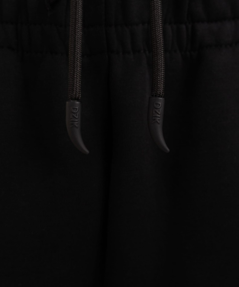 damskie-spodnie-interlock-oversize-czarne-wk-dzik-zdjecie-detal-sznurek-dzik