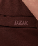 spodnie-dresowe-interlock-oversize-brazowe-wk-dzik-zdjecie-logo-na-tylnej-kieszeni