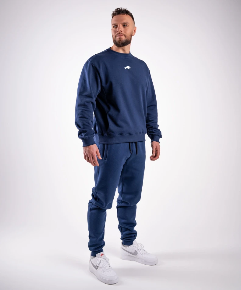 bluza-crewneck-granatowa-wk-dzik-basic-zdjecie-calej-sylwetki