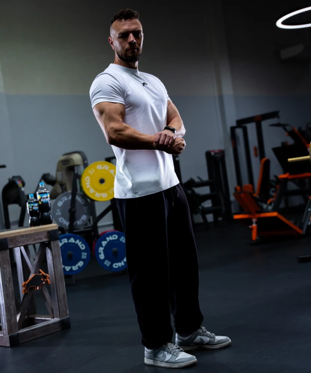 core-t-shirt-regular-white-img-5.jpg