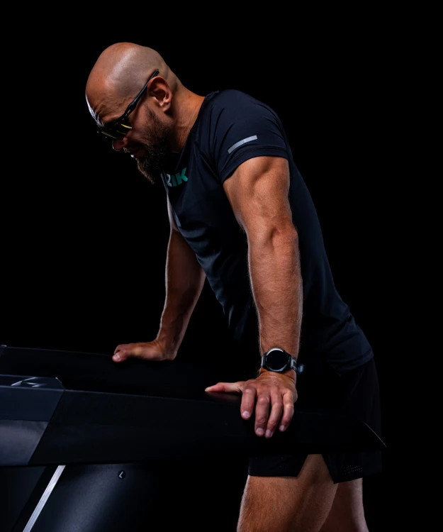 pro-run-tech-t-shirt-regular-onyx-black-img-1.jpg