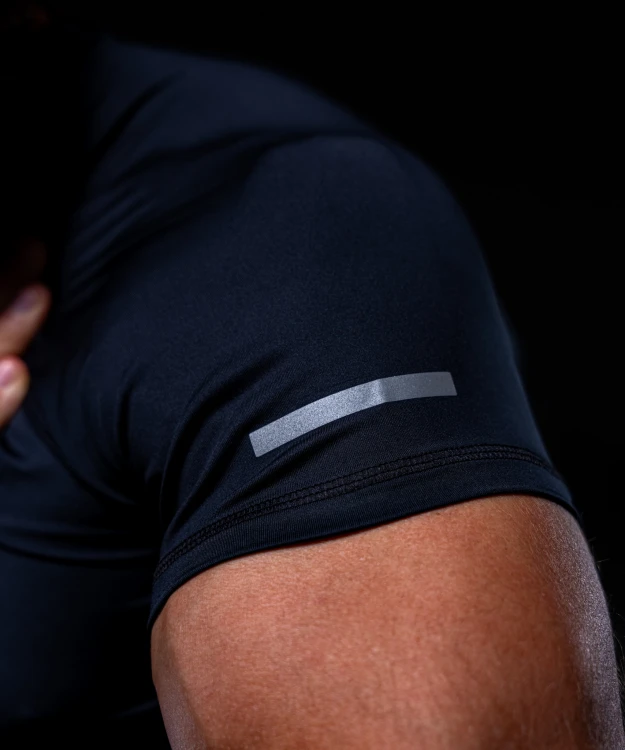 pro-run-tech-t-shirt-regular-onyx-black-img-5.jpg