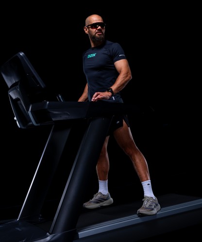 pro-run-tech-t-shirt-regular-onyx-black-img-8.jpg