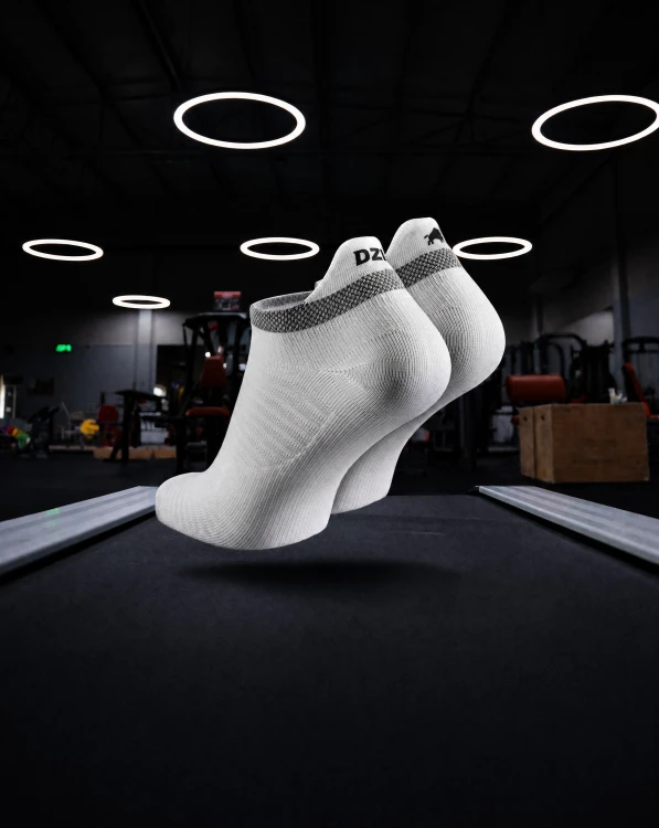 pro-run-low-socks-white-img-4.png