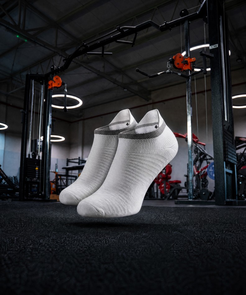 pro-run-low-socks-white-img-1.jpg