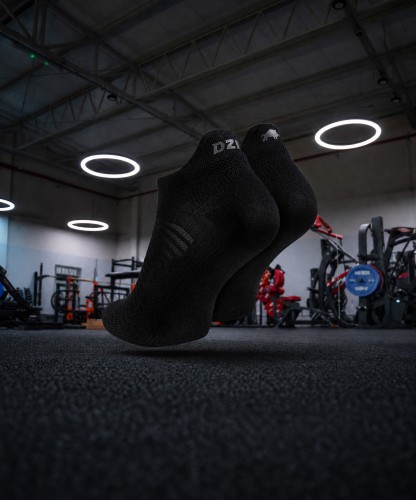 pro-run-low-socks-black-img-2.jpg