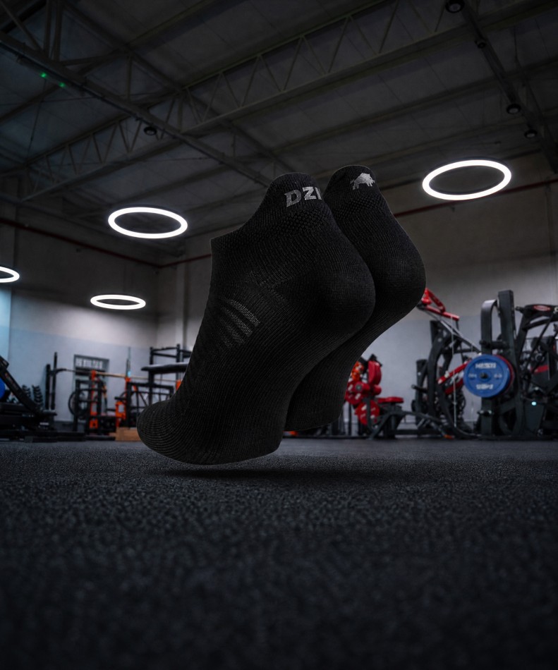 pro-run-low-socks-black-img-2.jpg