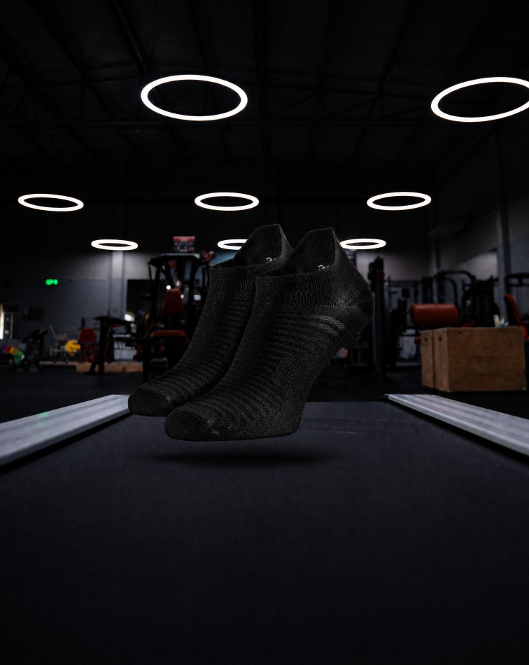 pro-run-low-socks-black-img-4.png