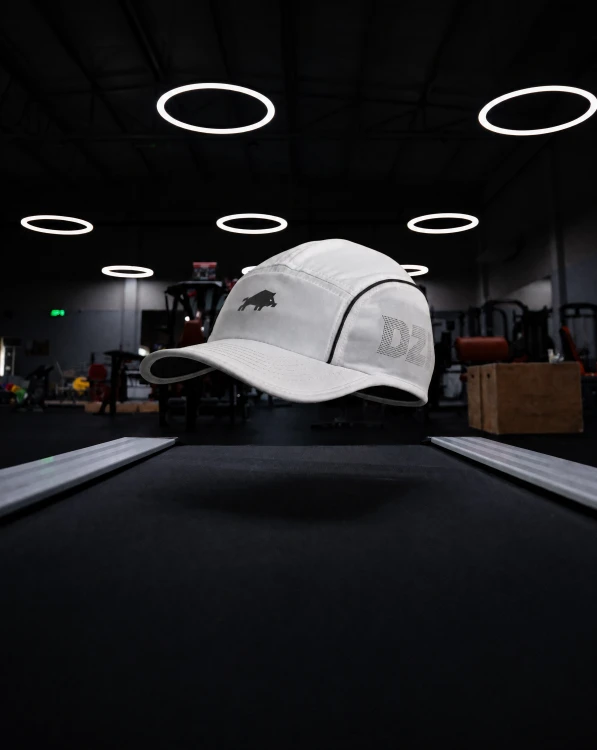 pro-run-tech-hat-white-img-4.png